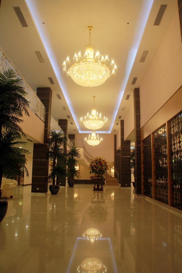 Sutanraja Hotel Kotamobagu المظهر الخارجي الصورة