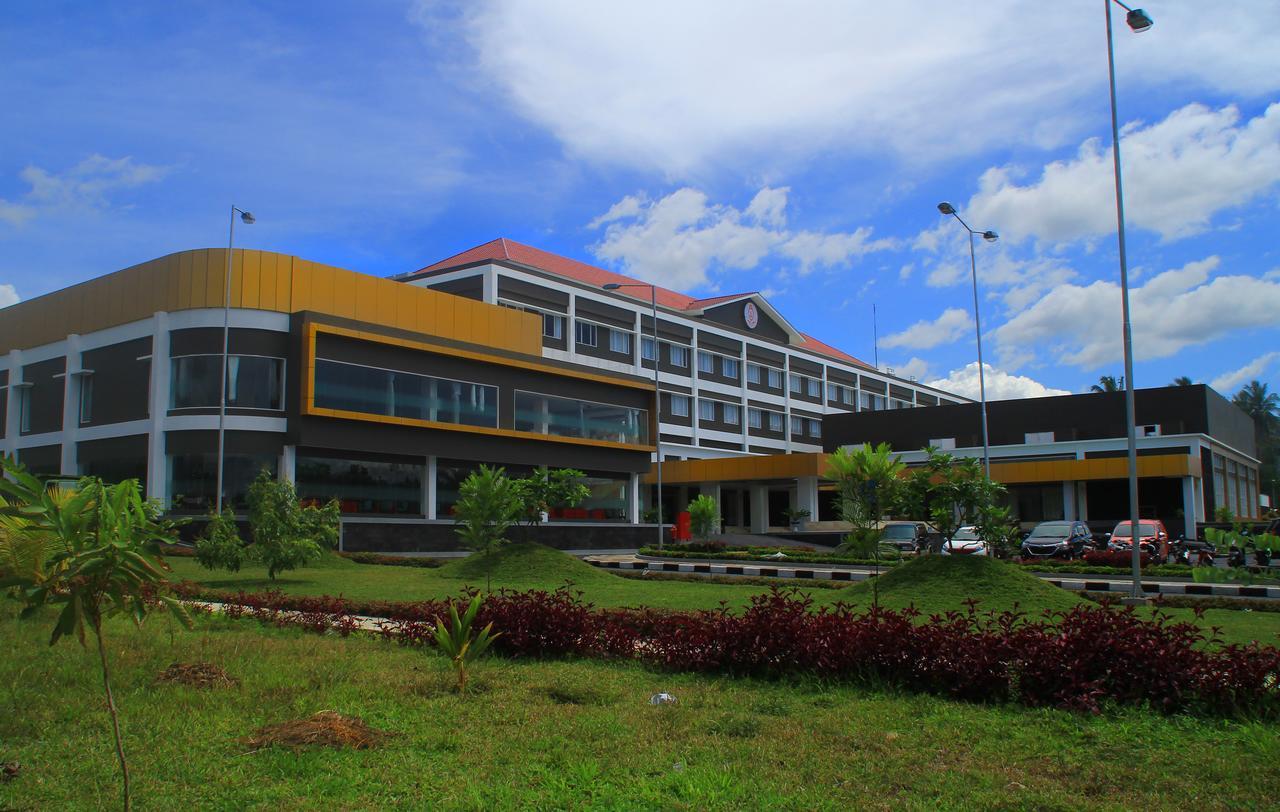 Sutanraja Hotel Kotamobagu المظهر الخارجي الصورة