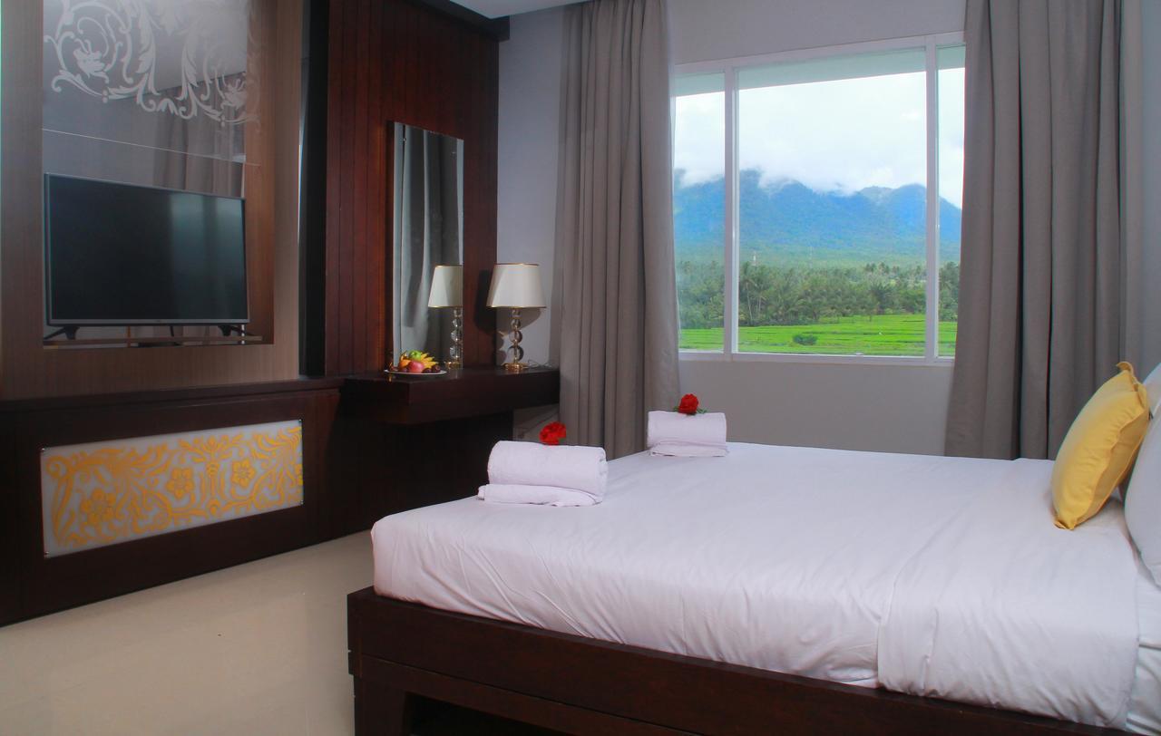 Sutanraja Hotel Kotamobagu المظهر الخارجي الصورة